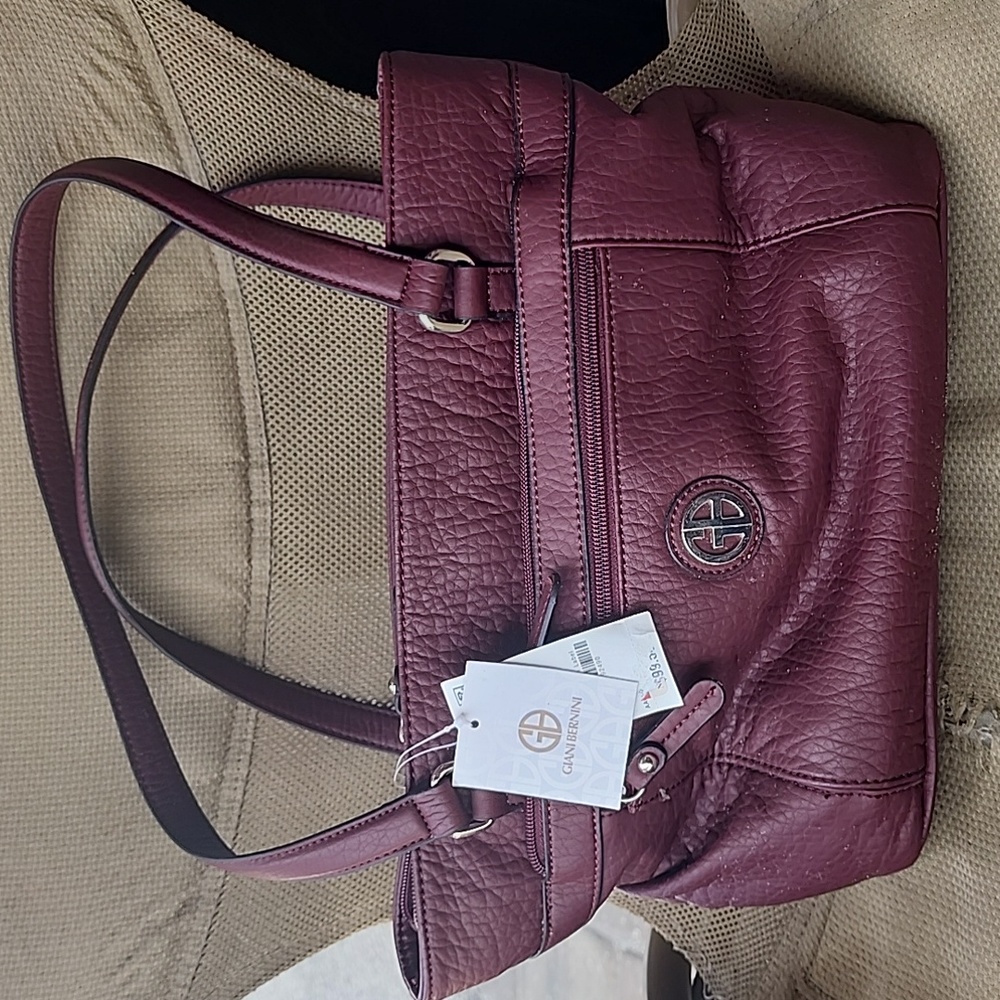 Giani Bernini maroon leather purse. New With Tags